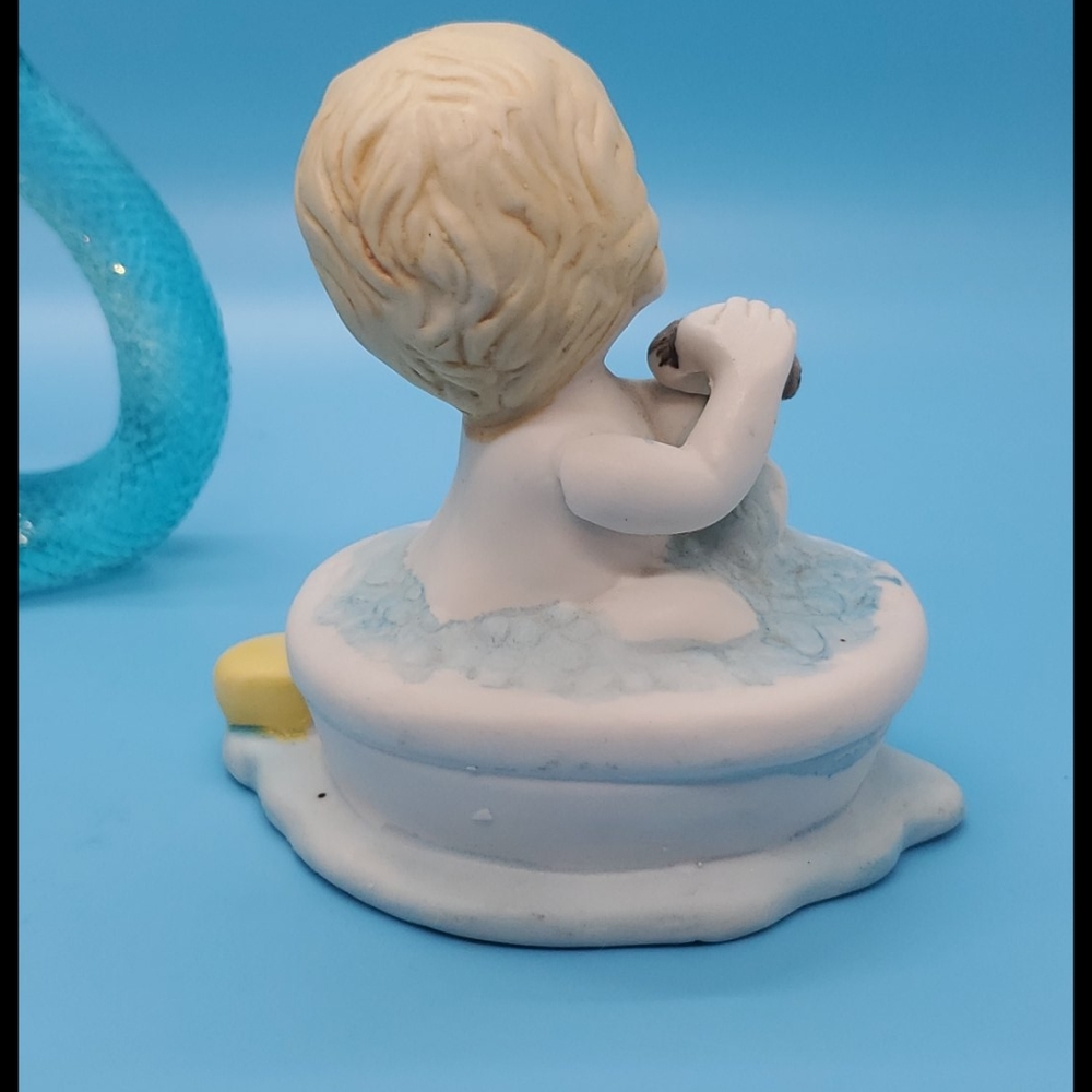 Vintage TOMA Baby in a bubble bathtub  washing a baby duck figurine statue - Picture 6 of 8